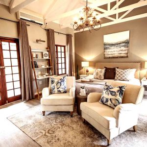 Private Executive Villas Room - White River Manor