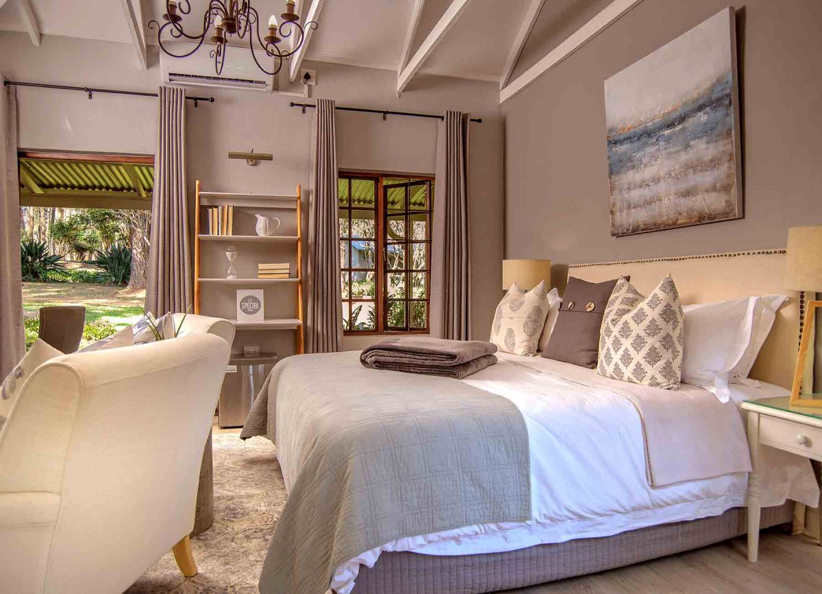 Private Executive Villas Room - Luxury bed