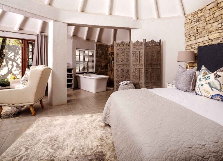 Luxury Suite - White River Manor